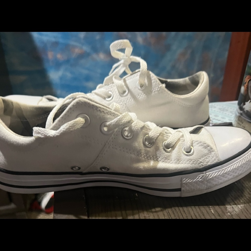 Converse All Star Womens size 10 all white sneaker like new